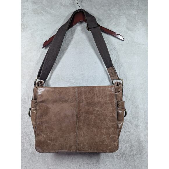 Vintage Fossil Brown Leather Messenger Crossbody Computer Laptop Bag Magnets - Picture 1 of 14